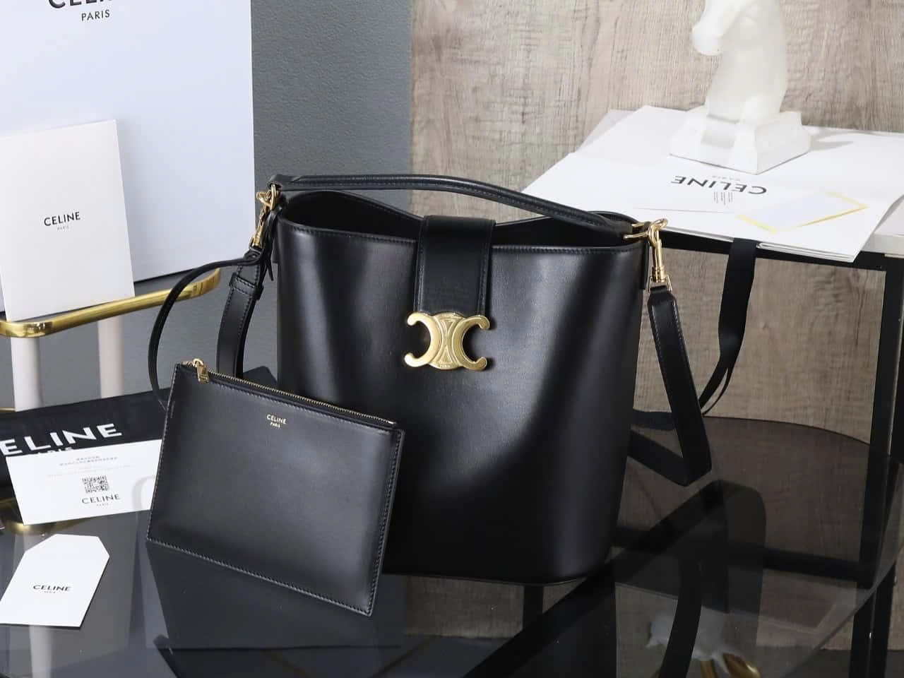 Celine Bucket Louise In Smooth Calfskin - 116613