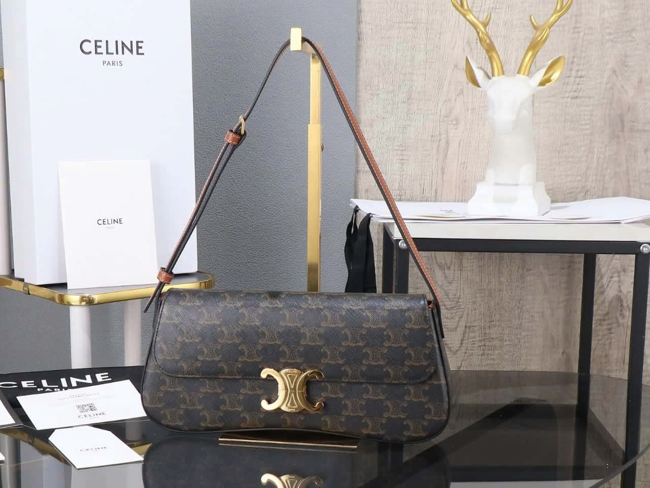 Celine Medium Lola In Shiny Calfskin - 115533