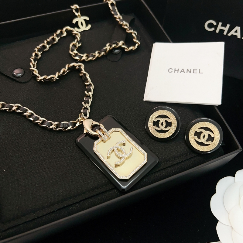 Chanel Golden Monogram Set - XTS038