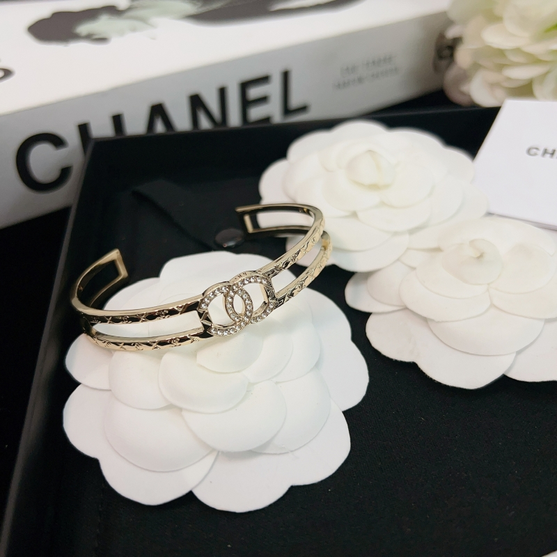 Chanel Grace Cuff Bracelet - XVT004