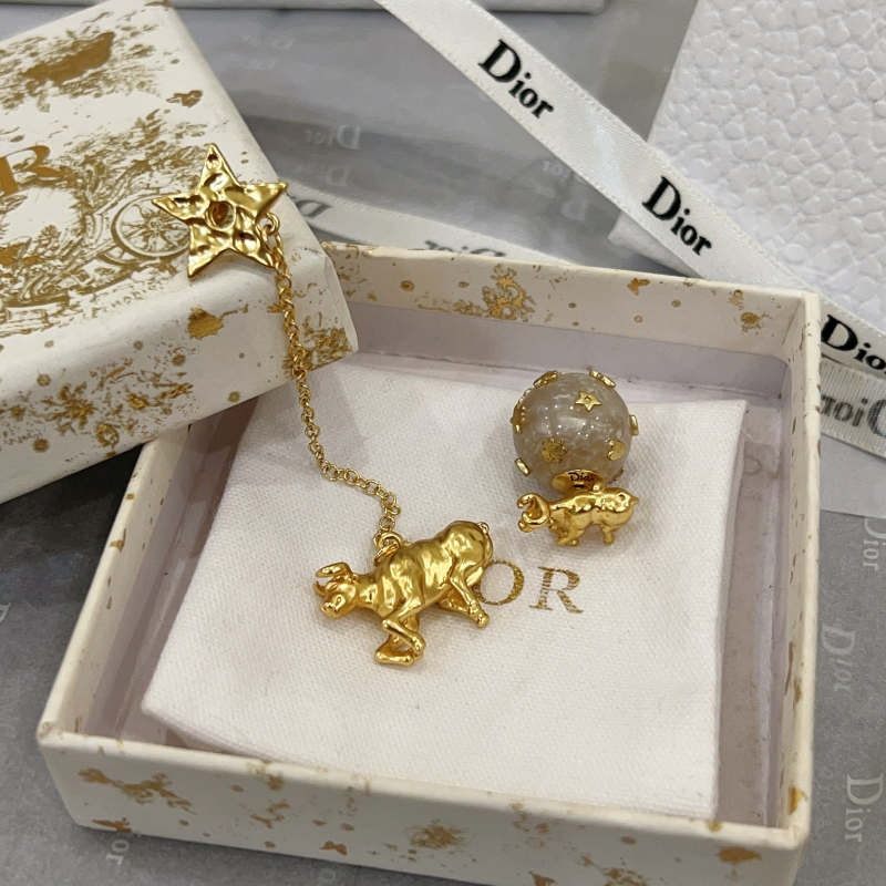 Dior Golden Heifer Earrings - CDHT020