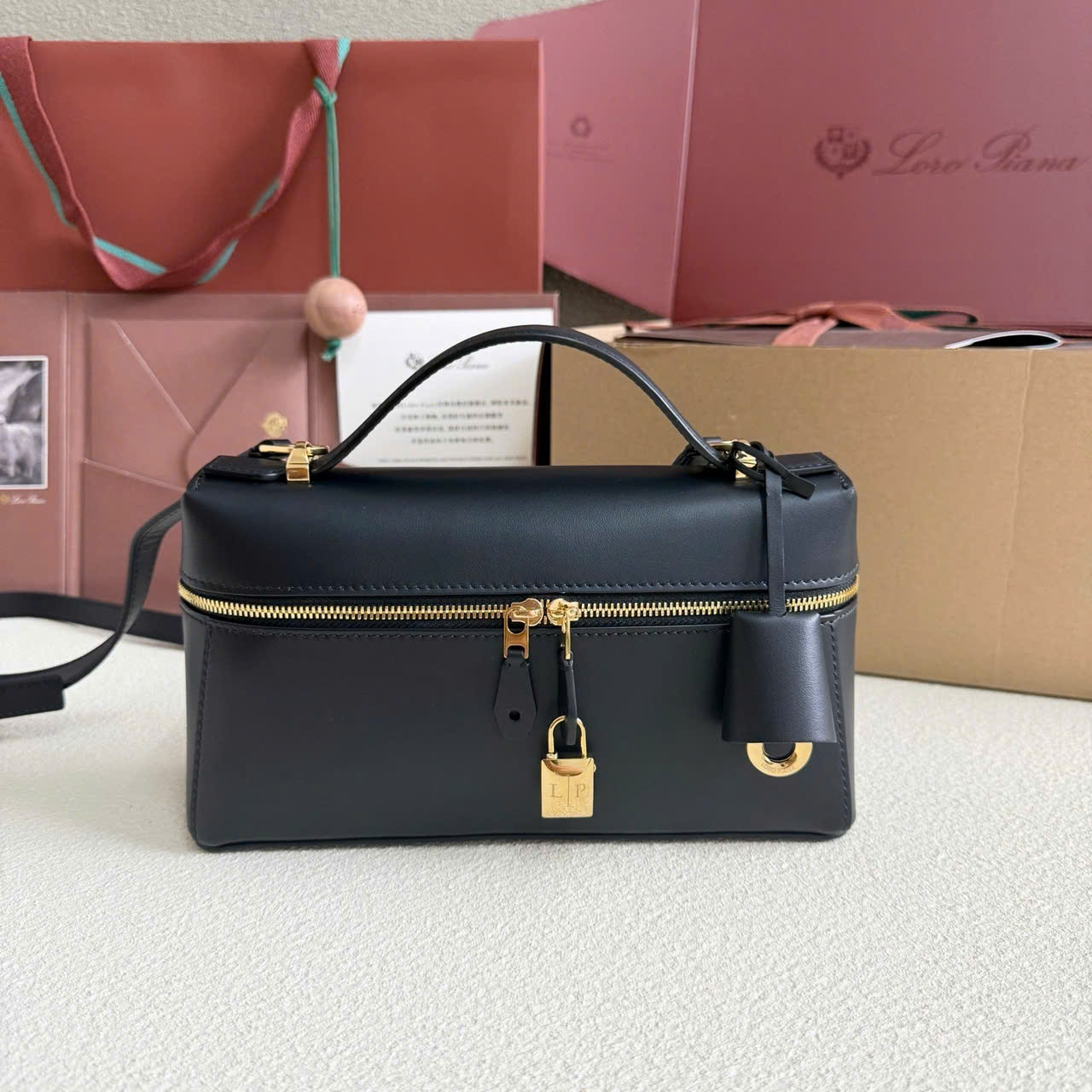 Loro Piana Extra Bag L23 - FAQ2126