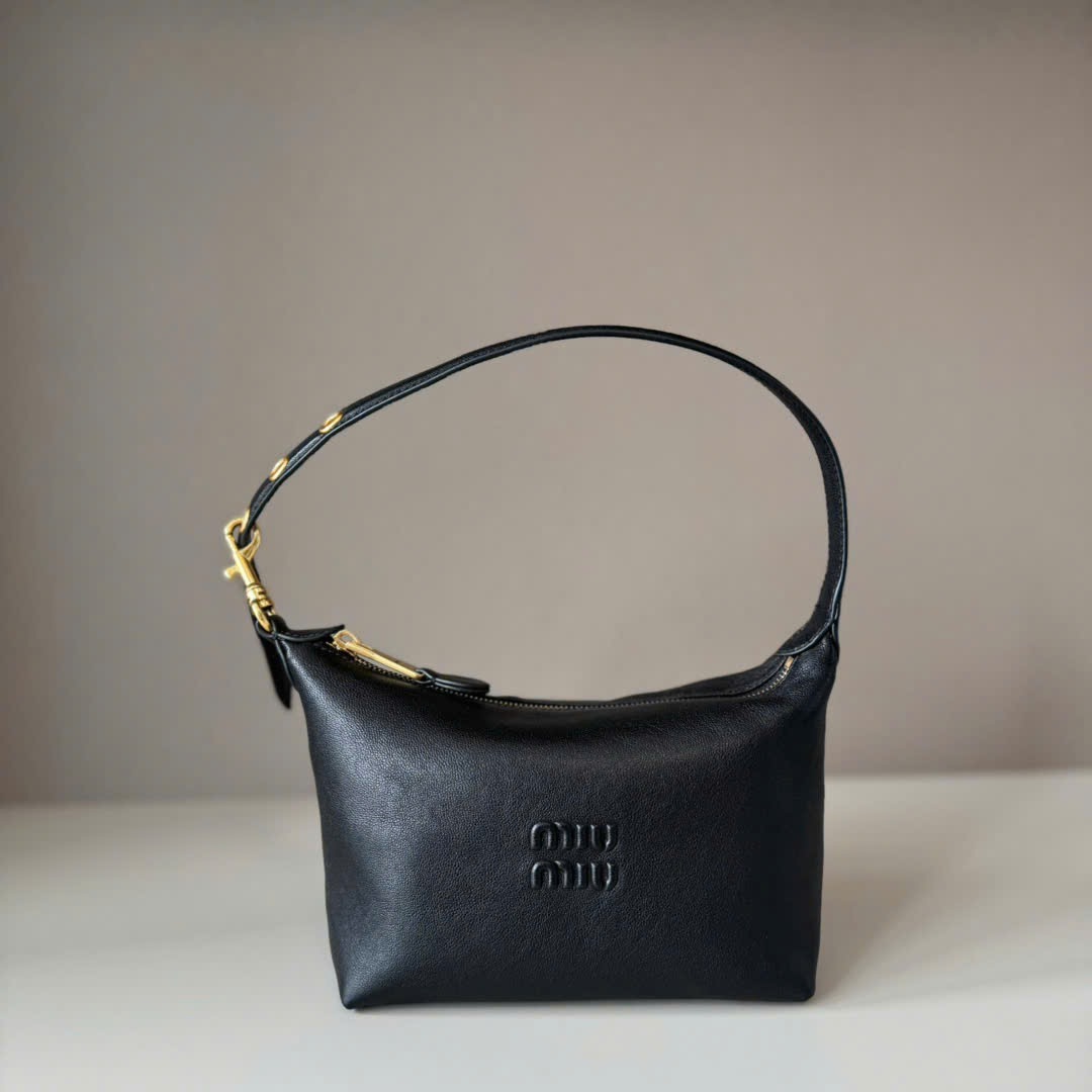 Miu Miu Logo-Embossed Leather Shoulder Bag - 5NE841
